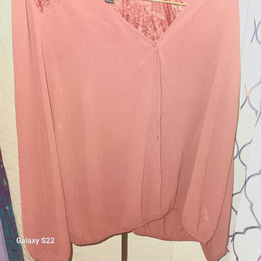 Forever 21 blouse size 3x beautifully made